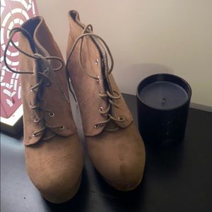 Suede Lace Up Booties🖤👢